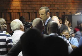 Oscar Pistorius, el pasado viernes en el tribunal de la Magistratura de Pretoria. (Foto: ANTOINE DE RAS)