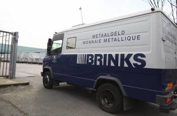 Una furgoneta de la empresa de seguridad Brinks, encargada de transportar los diamantes robados. (Foto: J. WARNAND)