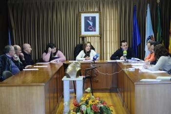 La teniente de alcalde, Rosa González, sustituyó ayer a Cipriano Caamaño en la presidencia del pleno. (Foto: MARTIÑO PINAL)