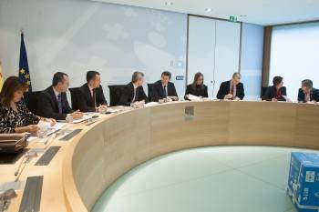 Feijóo y sus conselleiros, en el Consello del pasado jueves. (Foto: XOÁN CRESPO)