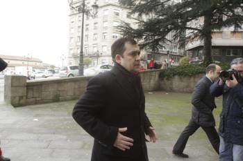 José Luis Suárez, a su llegada a los juzgados. (Foto: MIGUEL ÁNGEL)
