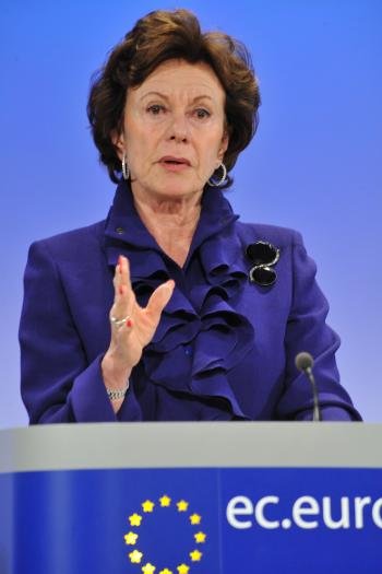 La vicepresidenta de la Comisión Europea y responsable de Telecomunicaciones, Neelie Kroes