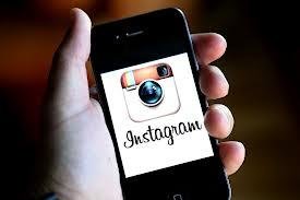 Un móvil con la aplicación Instagram (Foto: EFE)
