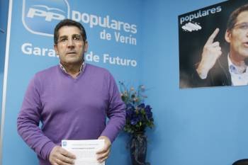 Manuel Cardoso, en la sede del PP en Verín (Foto: XESÚS FARIÑAS)