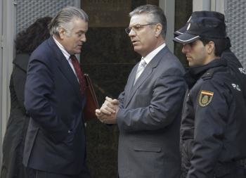 El extesorero del Partido Popular (PP) Luis Bárcenas ha recurrido a la Sala de lo Penal de la Audiencia Nacional las medidas cautelares que le impuso el juez del caso 'Gürtel'.