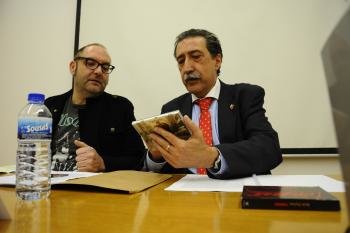 El público atendió interesado la intervención de Vicente Araguas.
