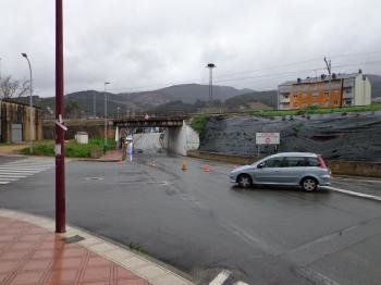 Corte de tráfico en el paso inferior de Eulogio Fernández.