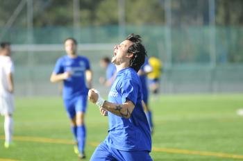 Oli celebra con rabia un gol del Nogueira.