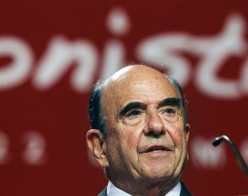 El presidente del Banco Santander, Emilio Botín, se dirige a los accionistas durante la celebración de la Junta General.