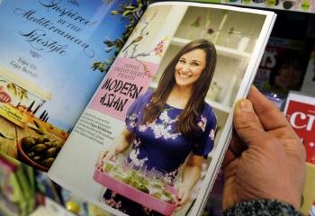 Pippa Middleton, la hermana de la duquesa de Cambridge, en una de las páginas interiores de la revista que edita la cadena de supermercados Waitrose.