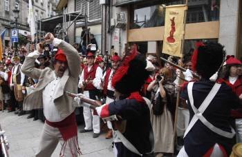 Un momento de la celebración de la Reconquista en las calles de Vigo. (Foto: J.V. LANDÍN)