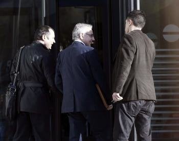 El expresidente del Gobierno de Navarra Miguel Sanz quien presidió Caja Navarra entre 1996 y 2010, a su llegada al Palacio de Justicia de Navarra.