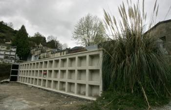 Los nuevos nichos construidos en la ampliación del cementerio municipal. (Foto: MARCOS ATRIO)