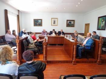 El alcalde popular de Viana, Andrés Montesinos, presidió el pleno de ayer de la Corporación vianesa. (Foto: LUIS BLANCO)