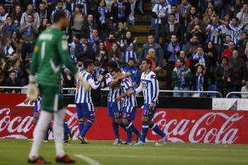 Varios jugadores del Deportivo celebran un gol. (Foto: DXT)