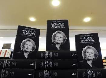 Varios ejemplares de la biografía, en una librería londinense.  (Foto: F. ARRIZABALAGA)