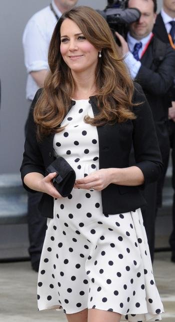  La duquesa Catalina de Cambridge asiste a la inauguración de la apertura al público de los estudios de cine de Warner Bros en Leavesden, Reino Unido.