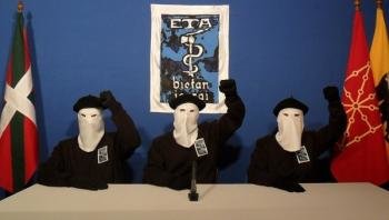 Miembros de ETA que leyeron el comunicado de cese de la lucha armada.