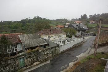 Núcleo de Sobrado, en Gomensende, uno de los pueblos incluidos en el plan de reforma del alumbrado. (Foto: MARCOS ATRIO)