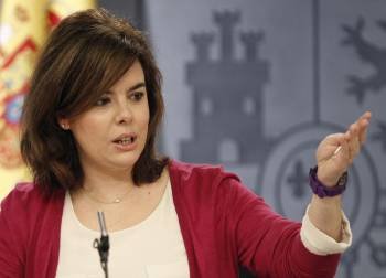Soraya Sáenz de Santamaría, durante la rueda de prensa tras el Consejo de Ministros. (Foto: BALLESTEROS)