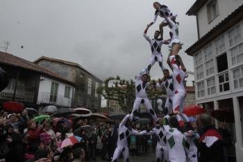 O circo dos Muchachos, onte en Vilanova dos Infantes. (Foto: Miguel Ángel)