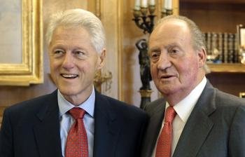El Rey ha recibido hoy en su despacho del Palacio de la Zarzuela al expresidente de los EEUU Bill Clinton.