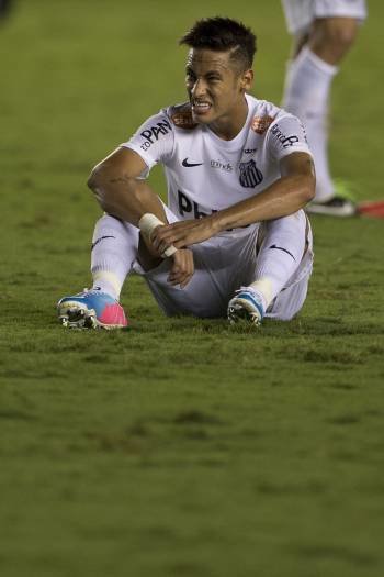 Neymar, tras la derrota del Santos ante el Corinthians. (Foto: S. MOREIRA)
