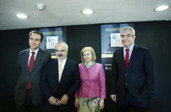 De izquierda a derecha, Carles Casajuana, Luis Garicano, Elisa de la Nuez y César Molinas.