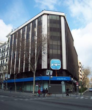 Imagen de la fachada de la sede del PP nacional en la calle Génova de Madrid. (Foto: ARCHIVO)