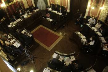 La Corporación municipal, en una de las últimas sesiones plenarias del Concello. (Foto: MIGUEL ÁNGEL)