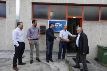 Lorenzo, Gavilanes, Añel y Domarco reciben al concejal de Deportes, Alfonso Vilachá. (Foto: X. FARIÑAS)