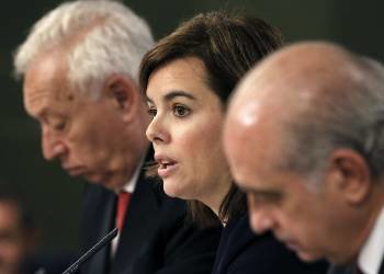 García-Margallo, Sáenz de Santamaría y Fernández Díaz, en la rueda de prensa tras el Consejo.  (Foto: CHEMA MOYA)