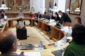 Imagen de la reunión de la Junta de Portavoces de la Cámara gallega, que se celebró ayer. (Foto: ÓSCAR CORRAL)