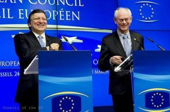 Durao Barroso, presidente de la Comisión Europea, y Van Rompuy, vicepresidente, tras la cumbre de marzo. (Foto: ARCHIVO)