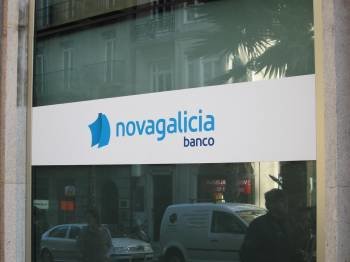 Exterior de una de las oficinas de Novagalicia donde se pueden informar los clientes de la entidad.