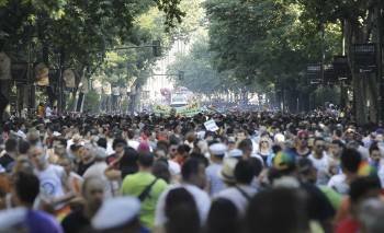 Miles de personas se sumaron a la fiesta en las calles de Madrid. (Foto: J.J. GUILLÉN)