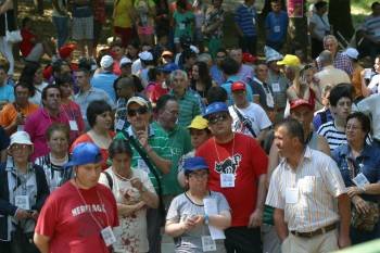 Cientos de socios y familiares de Fademga se reunieron en Carballiño. (Foto: FOTOS:JOSÉ PAZ)