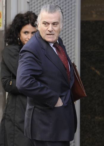 El extesorero del PP, Luis Bárcenas, antes de ingresar en prisión. (Foto: ARCHIVO.)