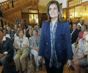 La ministra de Empleo y Seguridad Social, Fátima Báñez, en Santander. (Foto: ESTEBAN COBO)