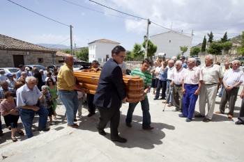 Gerardo Yusta Yuste, una de las víctimas, recibe sepultura. (Foto: SANCGIDRIÁN)