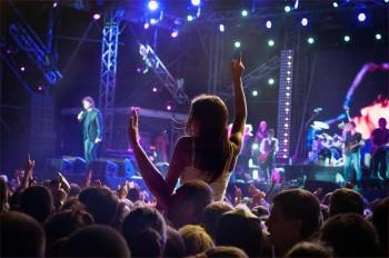 La crisis está siendo muy negativa para la asistencia de público a festivales. (Foto: ARCHIVO)