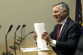José Blanco, durante la rueda de prensa que ofreció ayer en el Congreso de los Diputados. (Foto: KIKO HUESCA)