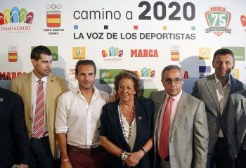 Blanco junto a la alcaldesa de Valencia, Rita Barberá. (Foto: KAI FÖRSTERLING)