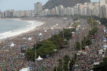Tres millones de personas asistieron la la misa de clausura de la XXVIII JMJ en la playa de Copacabana. (Foto: L. ZENNARO)