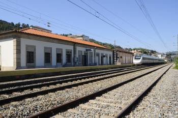 La estación de ferrocarril de Cenlle está ubicada en Barbantes Estación. (Foto: MARTIÑO PINAL)