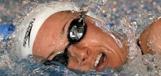 Melani Costa no se conforma con su plata mundial. Bate el récord de España de 200m en piscina corta. (Foto: EFE )
