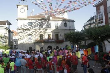 Algunas de las peñas participantes en el concurso de la Festa do Pulpo. (Foto: MIGUEL ÁNGEL)