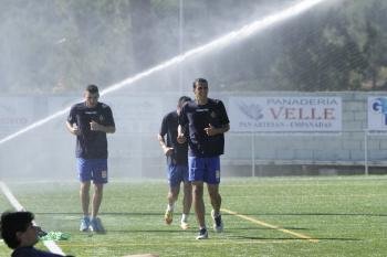 Los jugadores del Verín, este jueves durante el entrenamiento. (Foto: MIGUEL ÁNGEL)