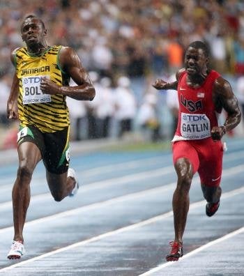 Usain Bolt supera a un gran Justin Gatlin para recuperar el cetro mundial de los 100 metros lisos. (Foto: EFE )