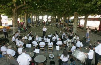 Concierto de la Banda de Música de Celanova en la Alameda. (Foto: FOTOS: MARCOS ATRIO)